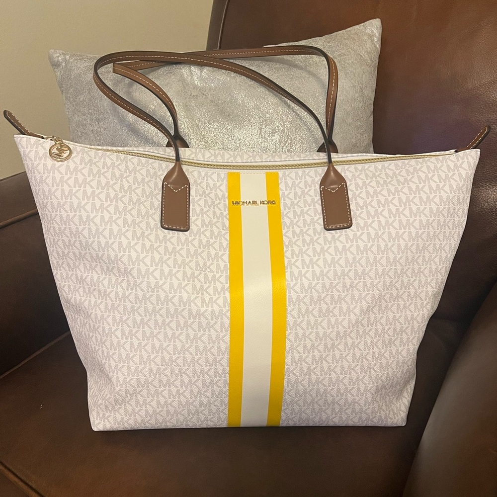 Brand new with tags Michael Kors travel bright white large tote